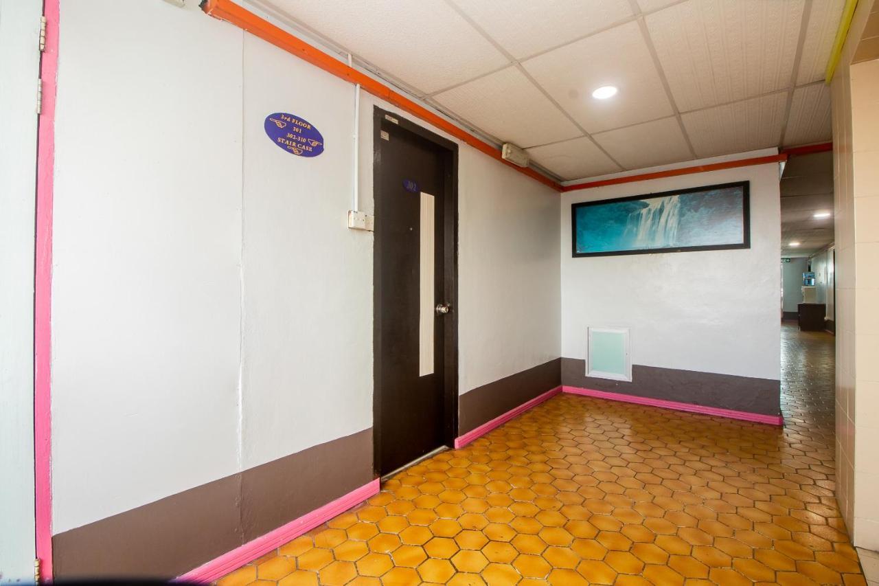 Oyo 90124 Payang Puri Baru Hotel Sarikei Ngoại thất bức ảnh